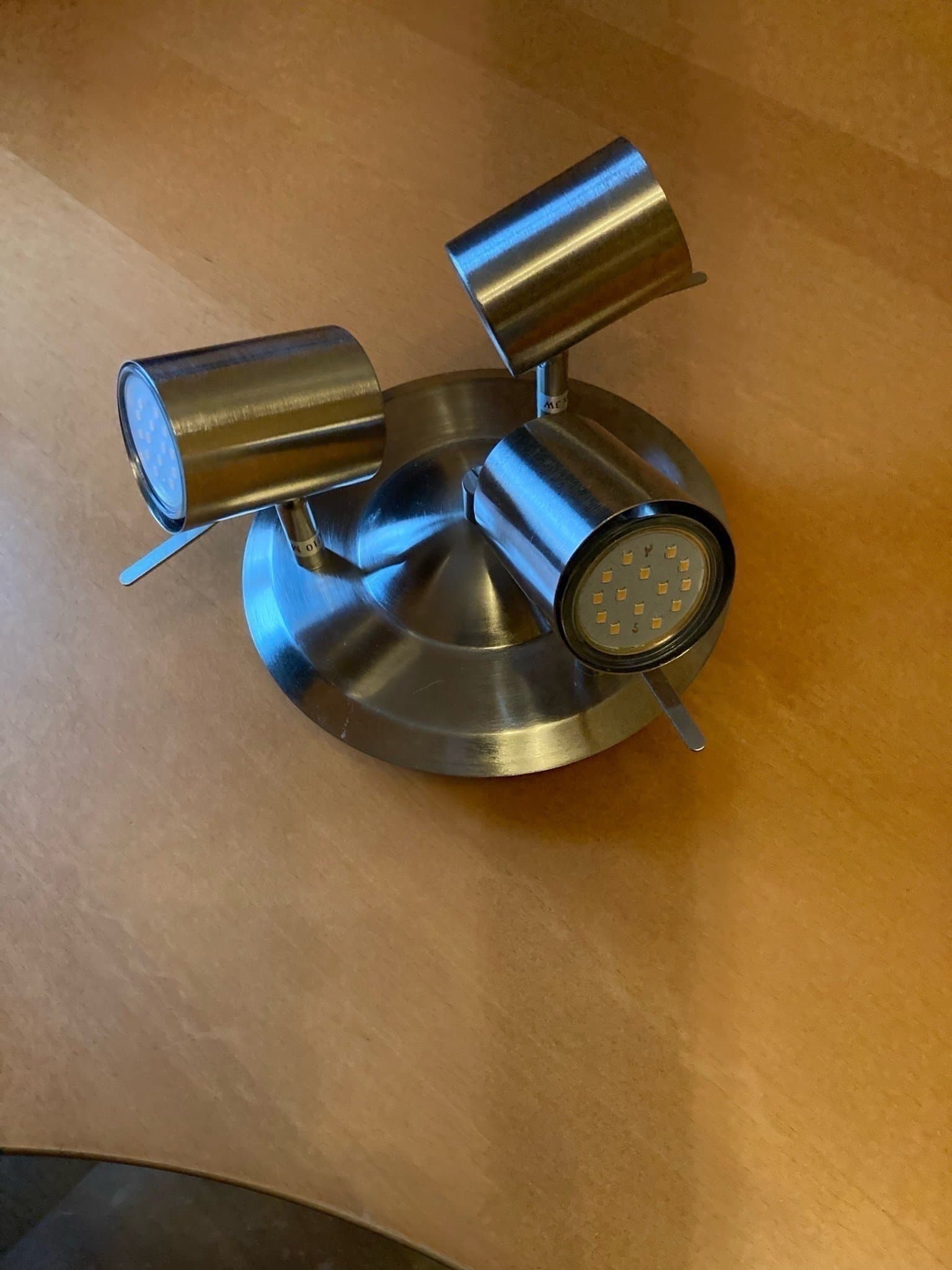 3-armad spotlights med LED-lampor för badrum IP21 krom.