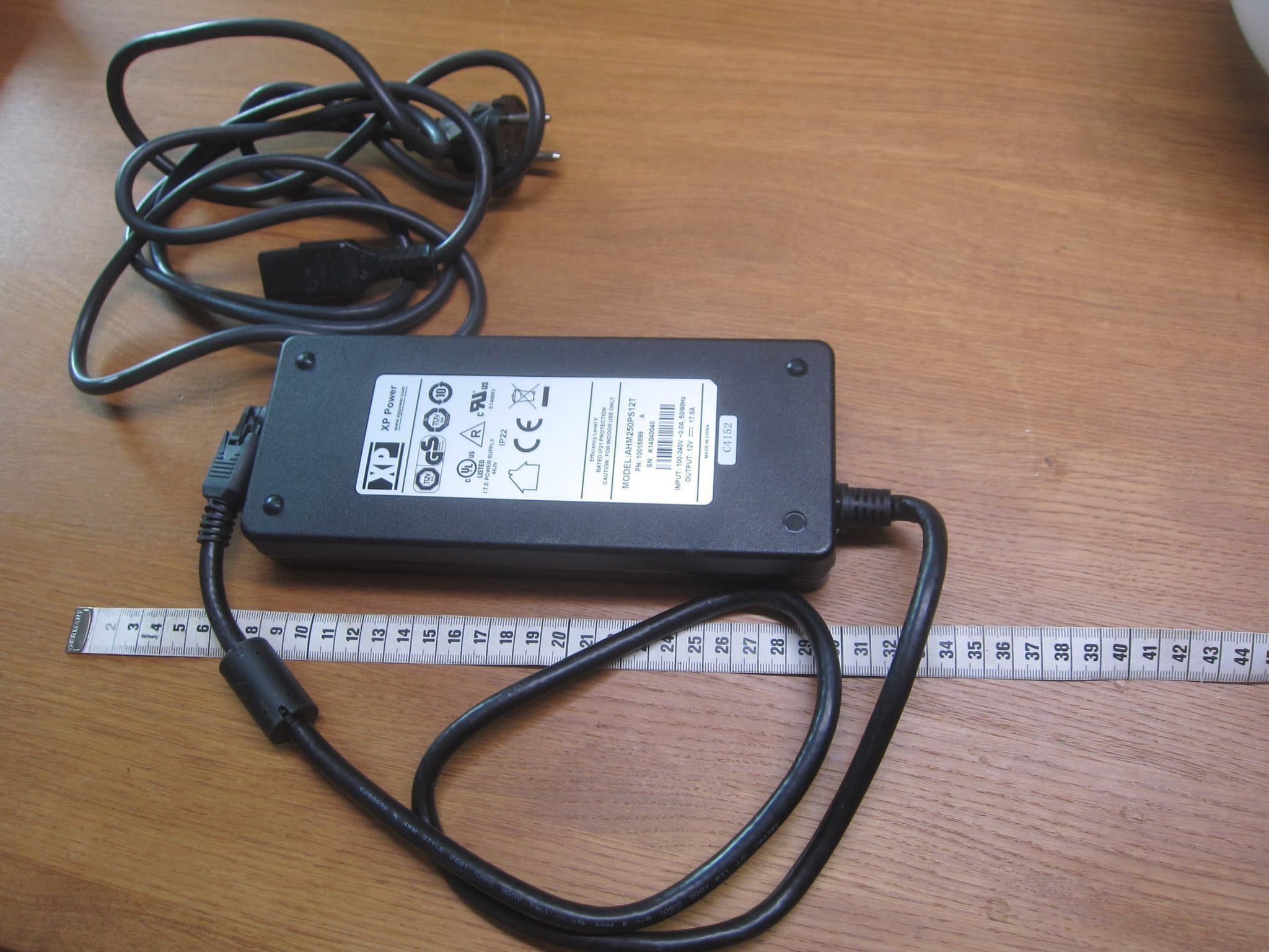 Nätadapter 12V 17.5A