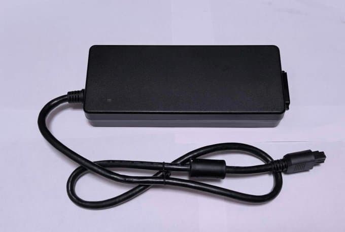 Nätadapter 12V 17.5A