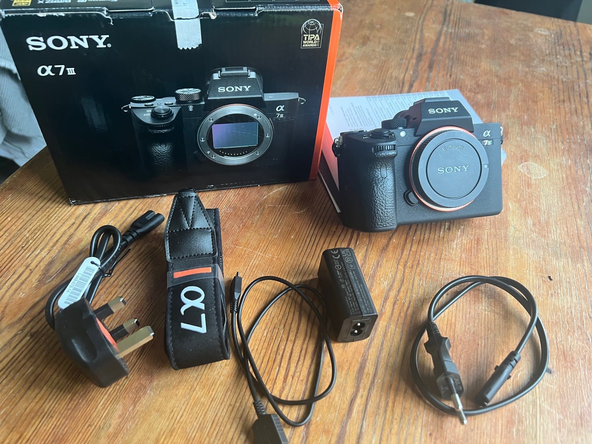 Sony A7 III (ILCE-7M3) – Endast 239 exponeringar – Nära nyskick