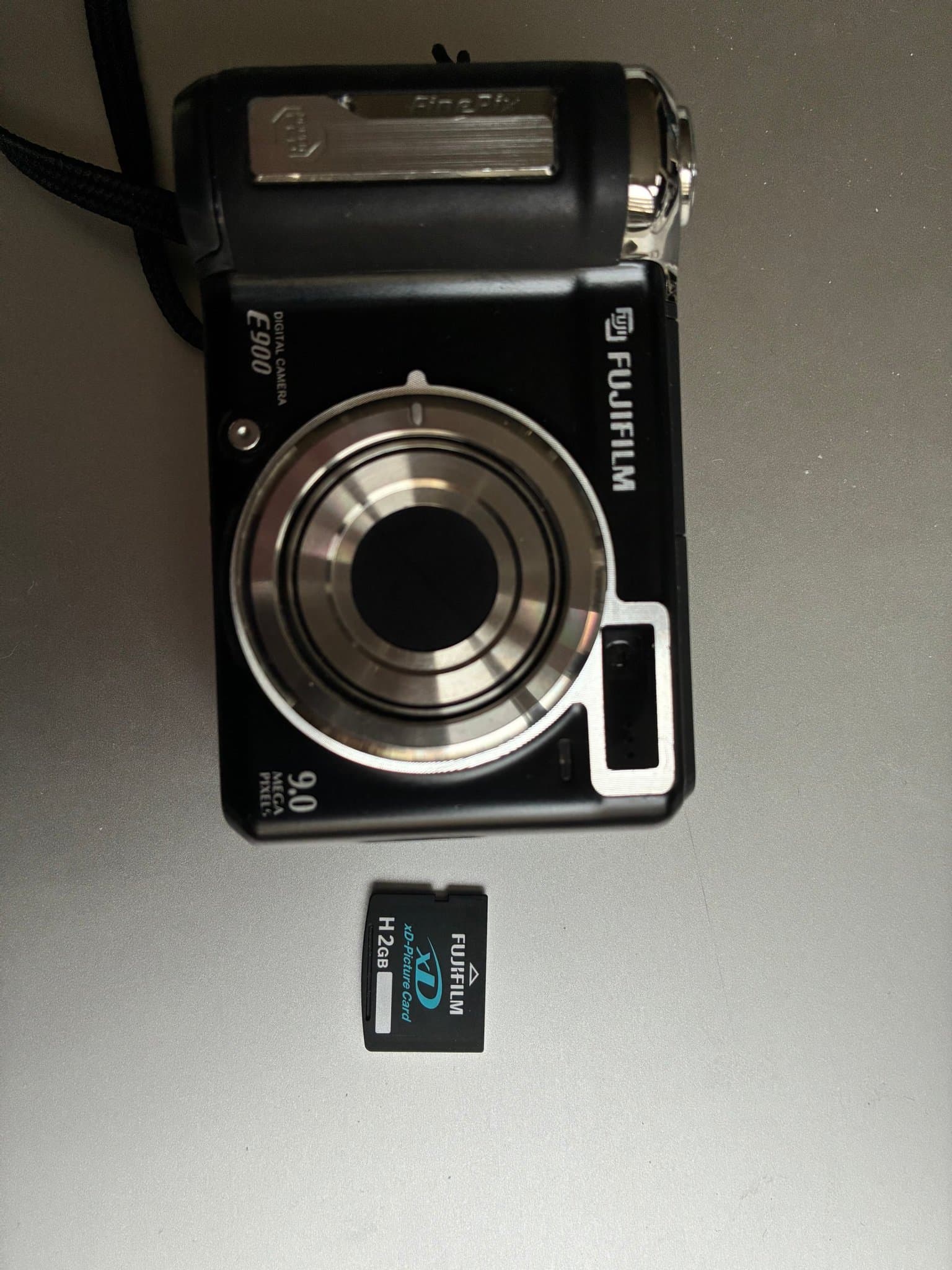 Fujifilm E900 + XD 2 GB