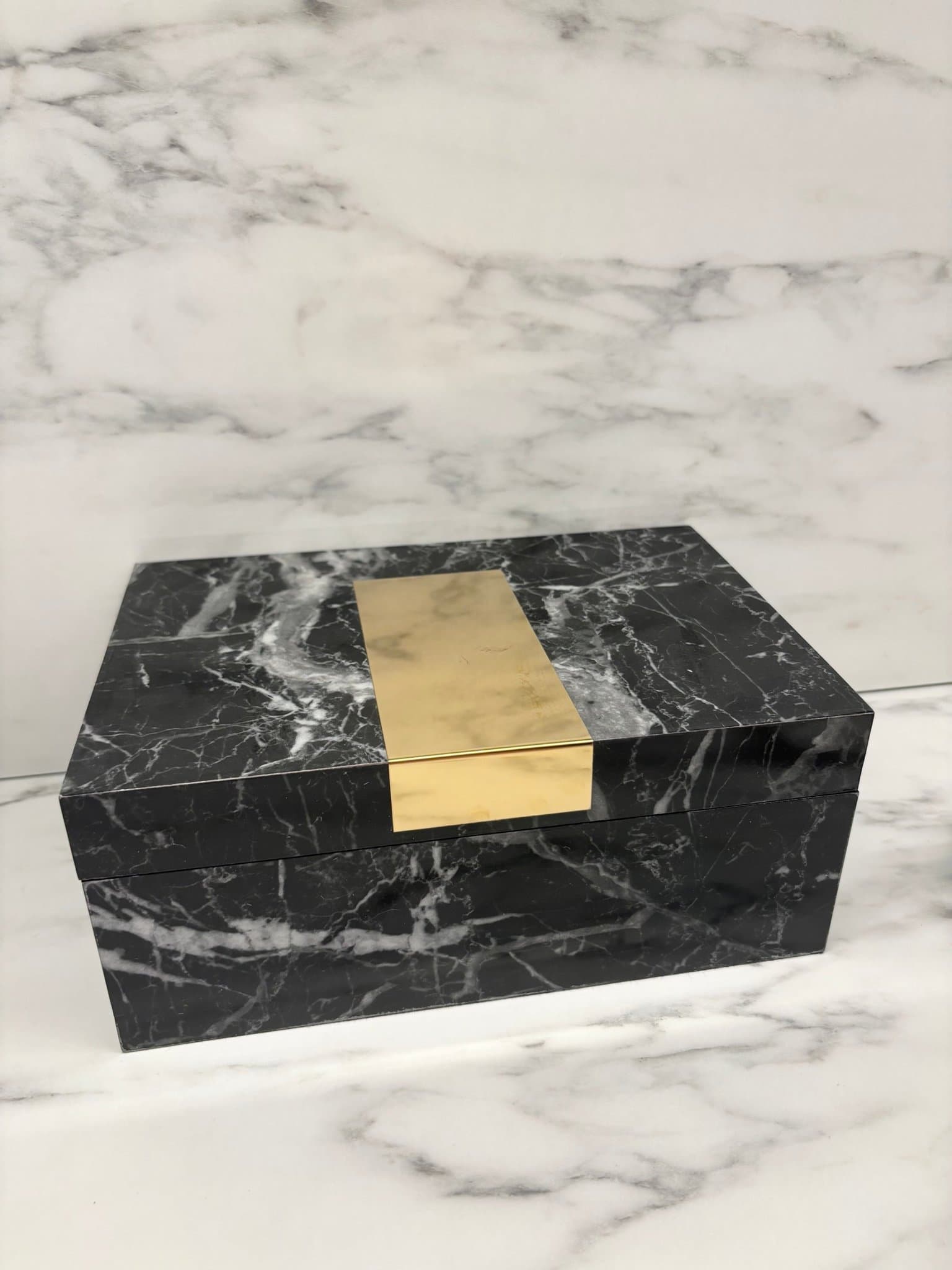 Förvaringsbox Marmor Lyx Mio svart/guldmdf Servettbox Utgått
