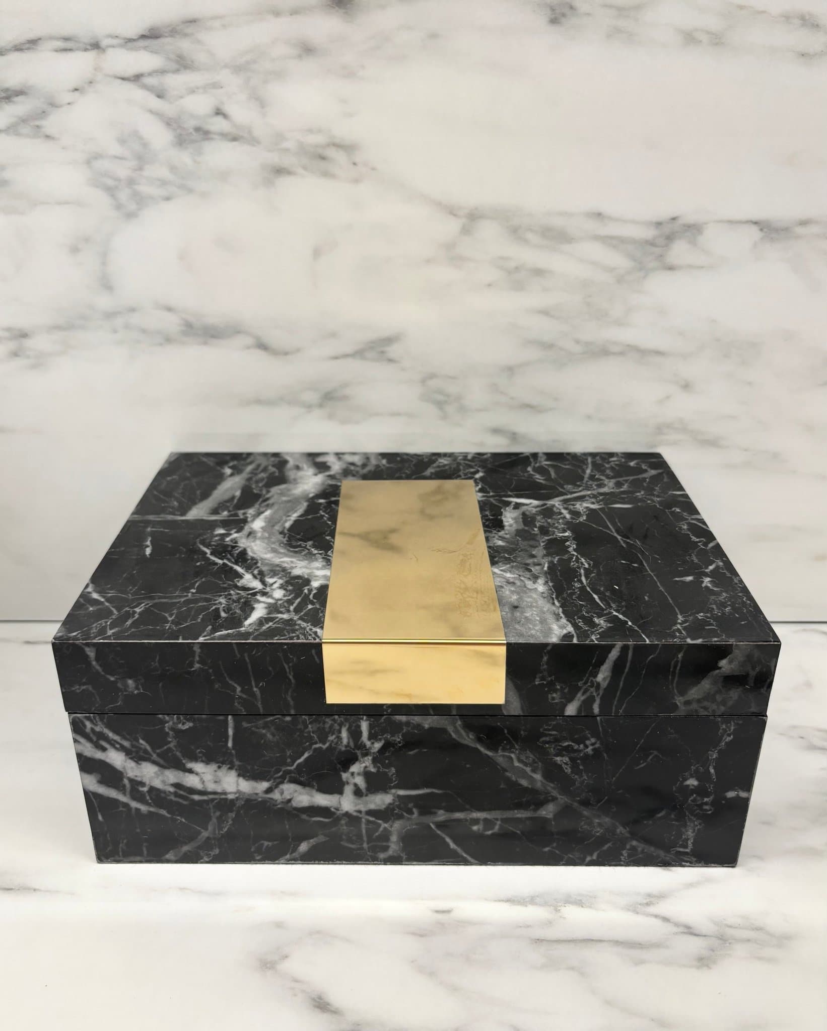 Förvaringsbox Marmor Lyx Mio svart/guldmdf Servettbox Utgått