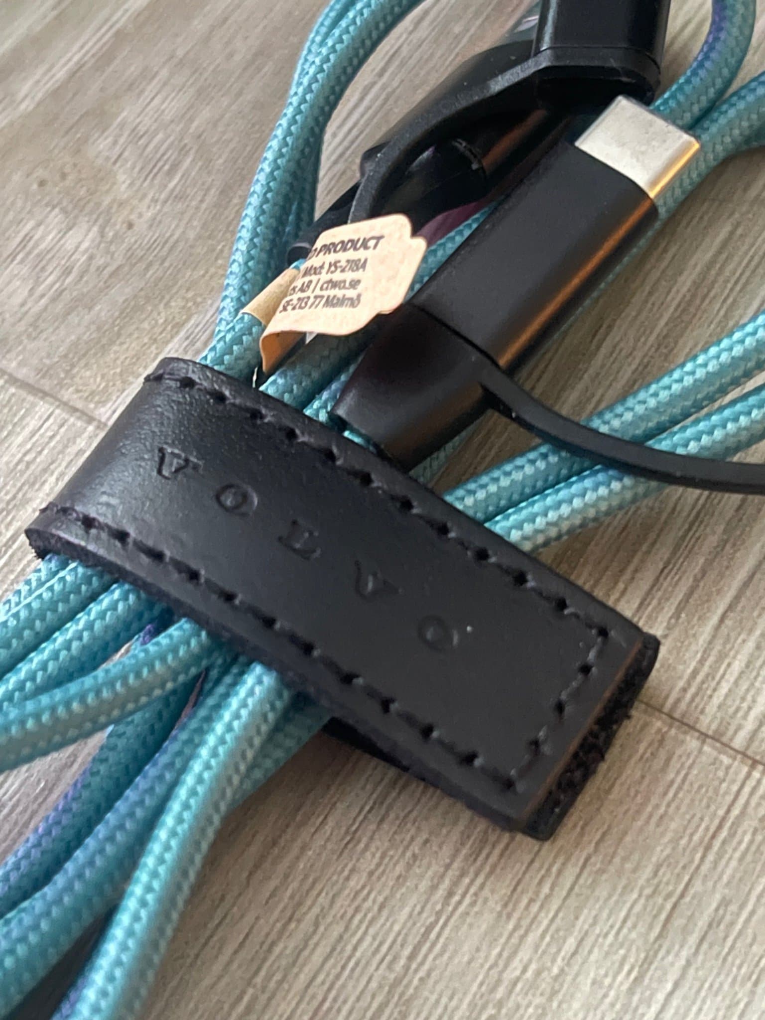 VOLVO USB-laddningskabel Exklusive NY!