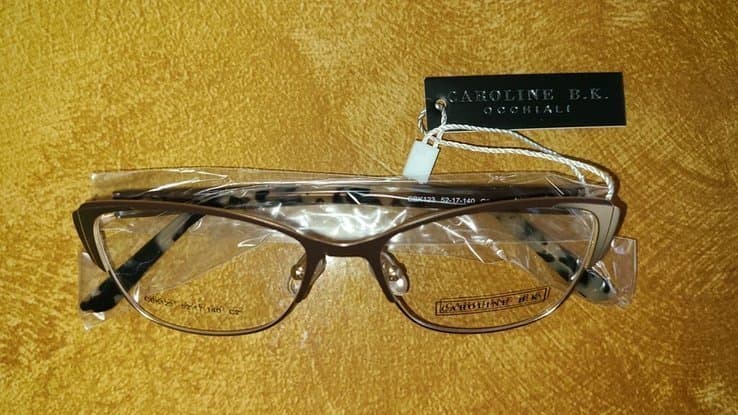 *Nya* Caroline B.K. Glasögonbågar, Med oslipade transparenta glas utan styrka