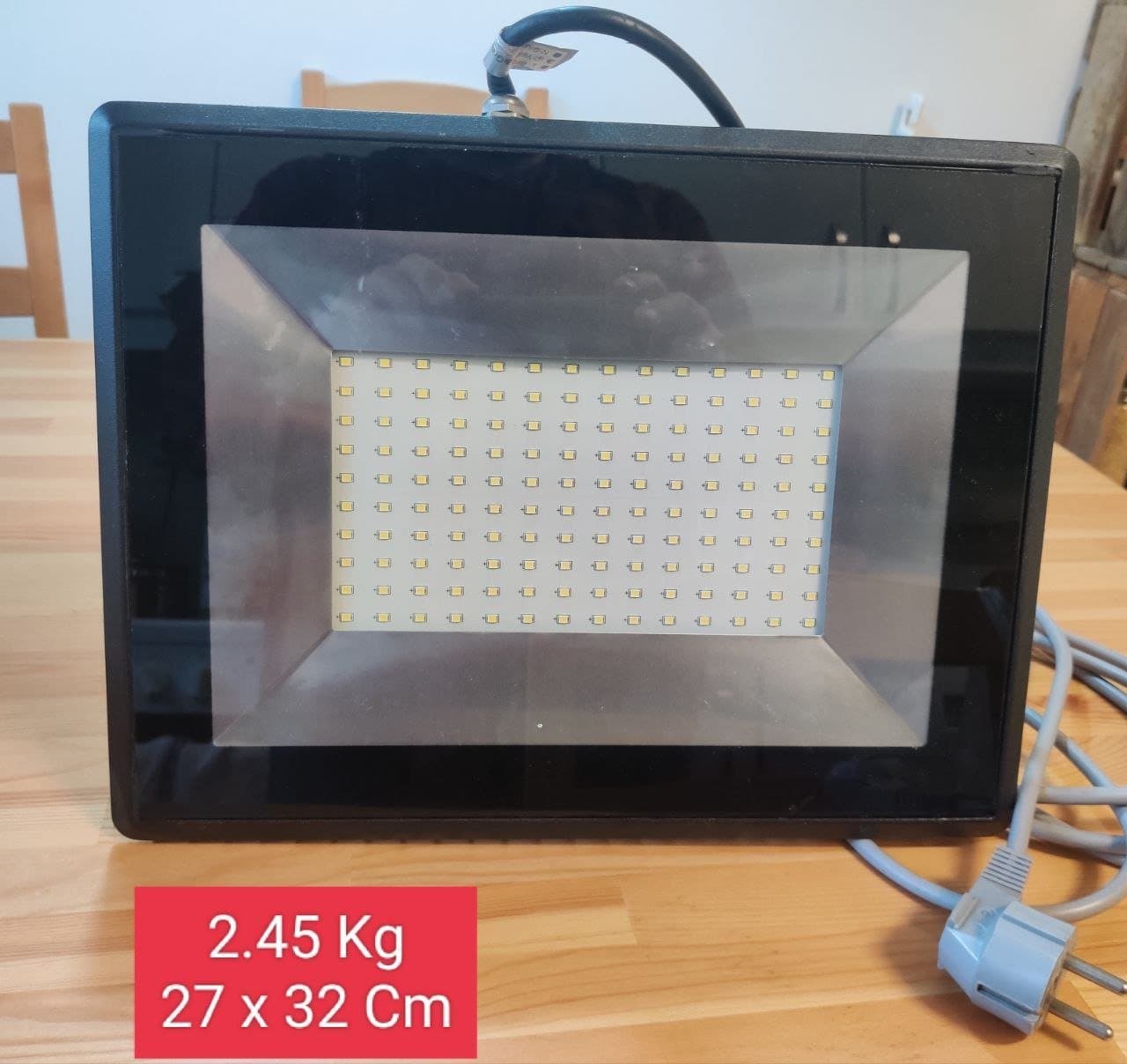 Kraftfull LED Strålkastare 100W IP65 – 6400K Kallvit – Utomhus