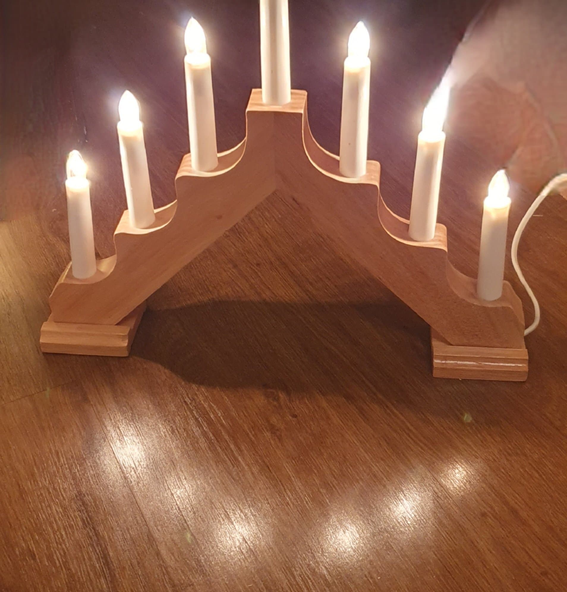 Enkelt stilfull Adventsljusstake i vacker ek