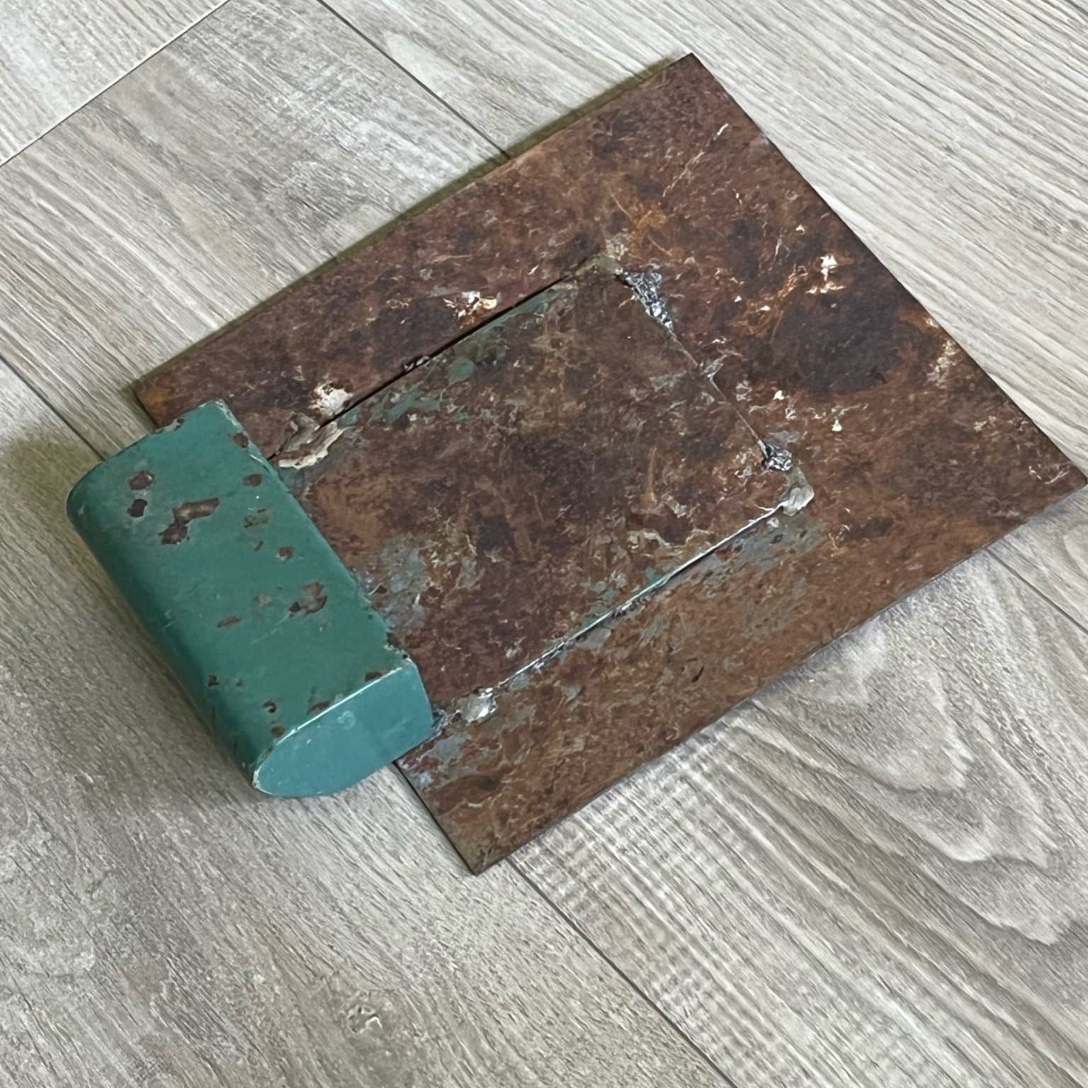 !!! LUFTGEVÄR,, STÄLLNING TILL MÅLTAVLA,, PRAKTISK,, VINTAGE,, LÅGT PRIS,,!!