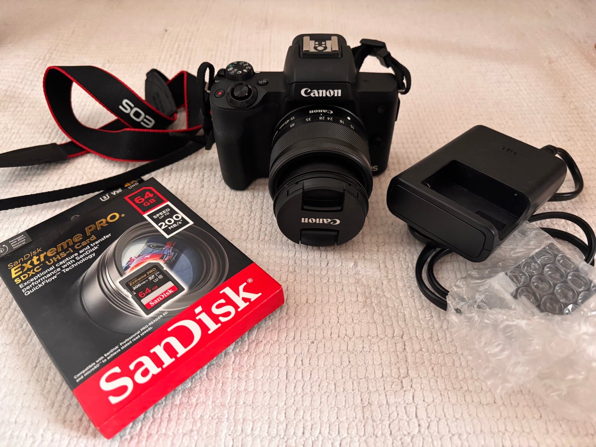 Nyskick Canon EOS M50 Mark II med objektiv