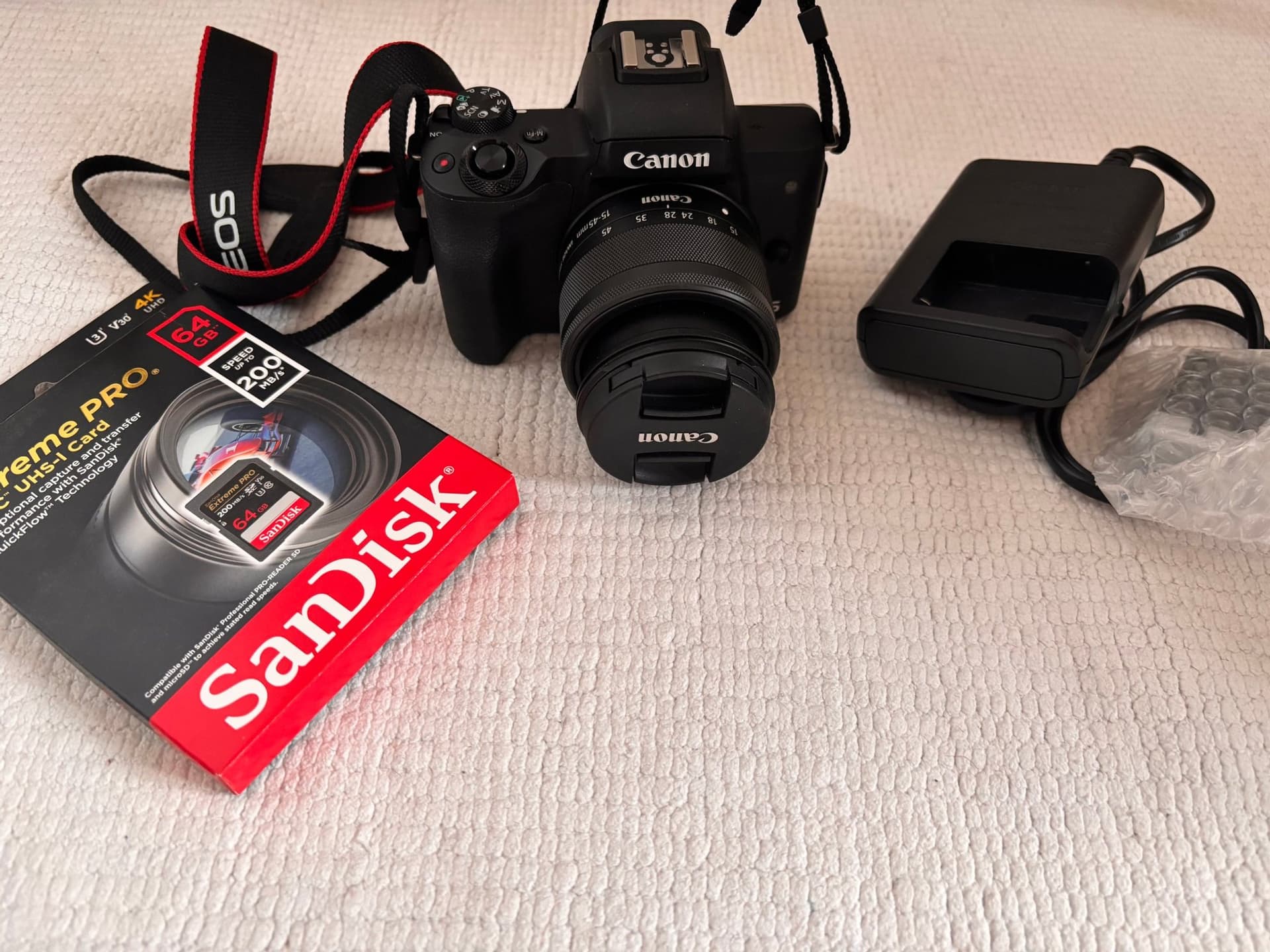 Nyskick Canon EOS M50 Mark II med objektiv