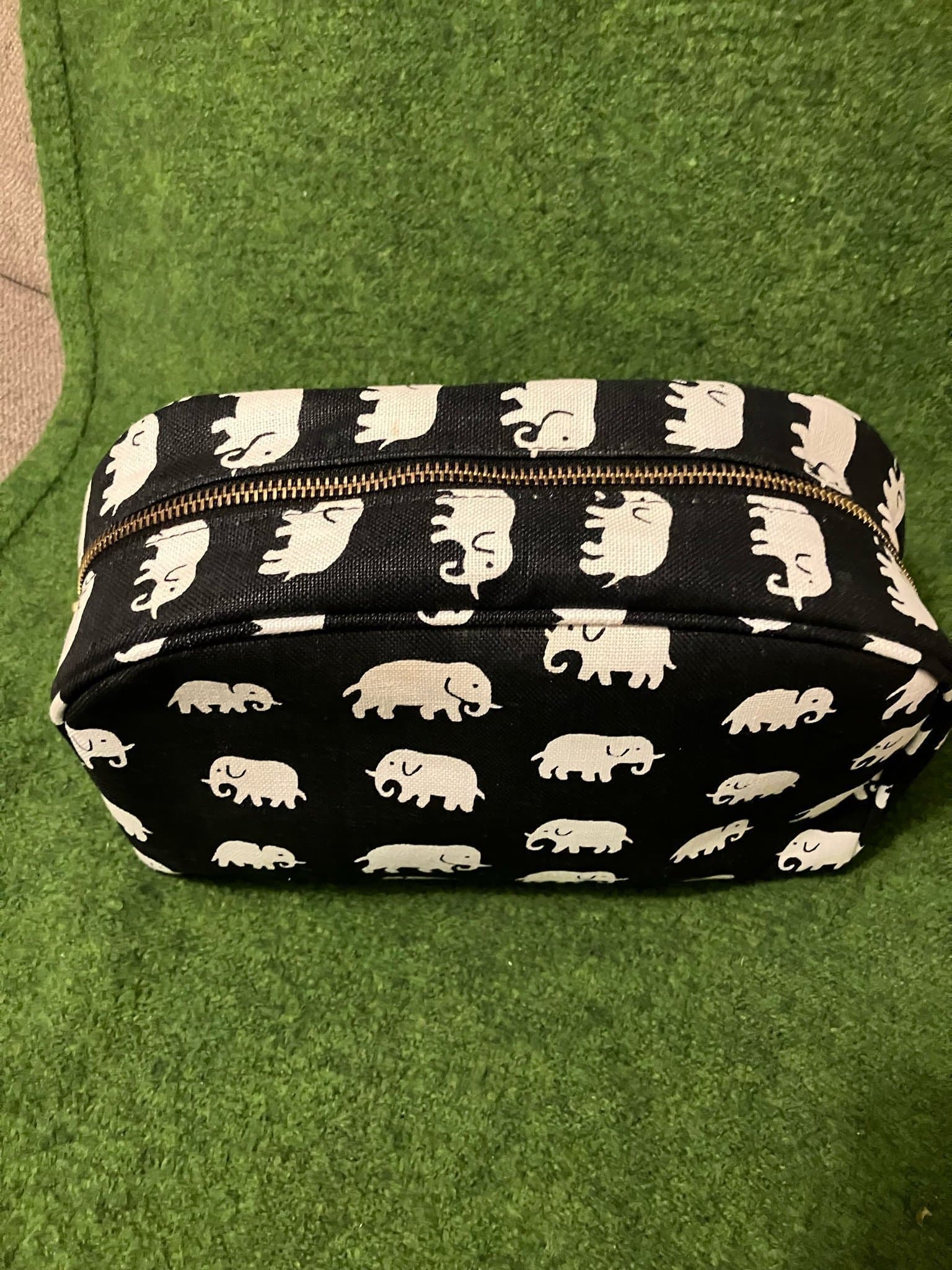 Svenskt Tenn Svart Elefant Stor Necessär