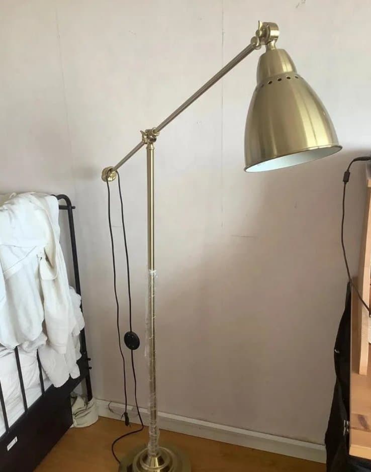 Retro Golvlampa i mässing. Guld lampa