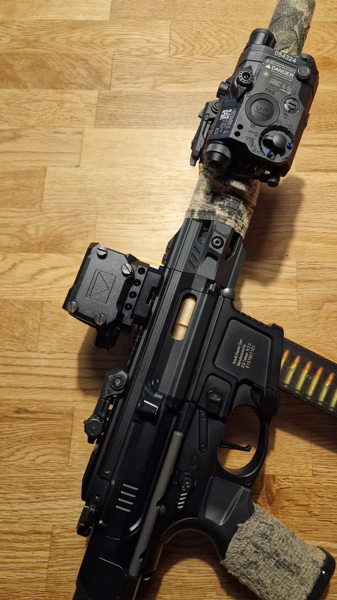 Rödpunktssikte med fäste