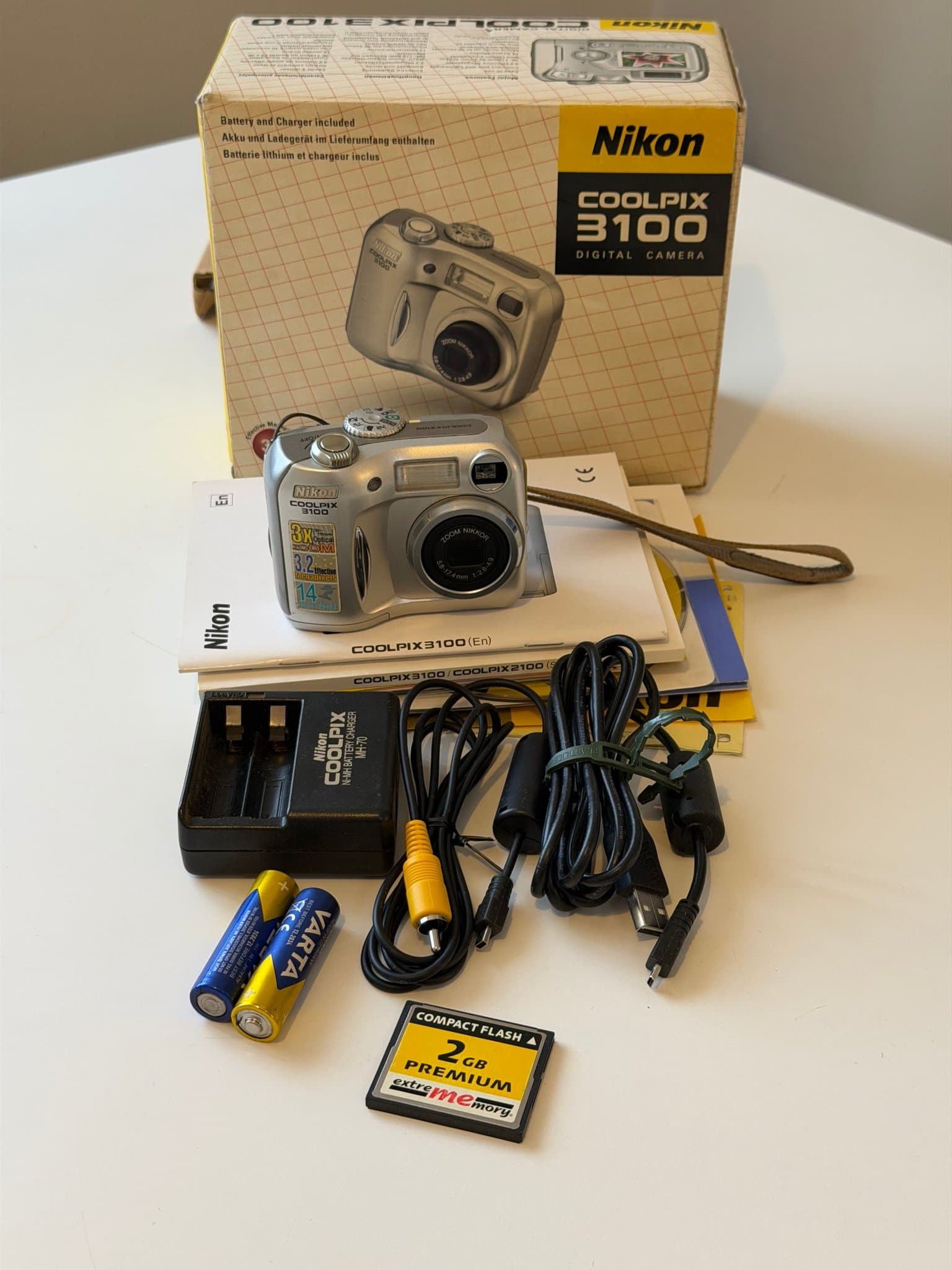 Nikon Coolpix 3100 – 3.2 MP Digitalkamera – Komplett paket