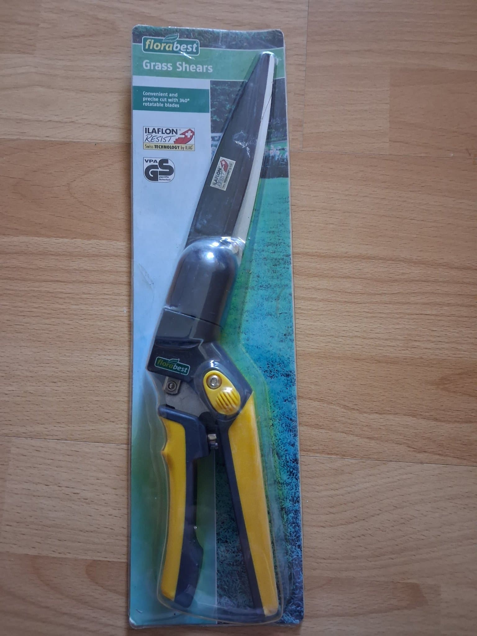 Florabest Grässax med 340° roterbara blad