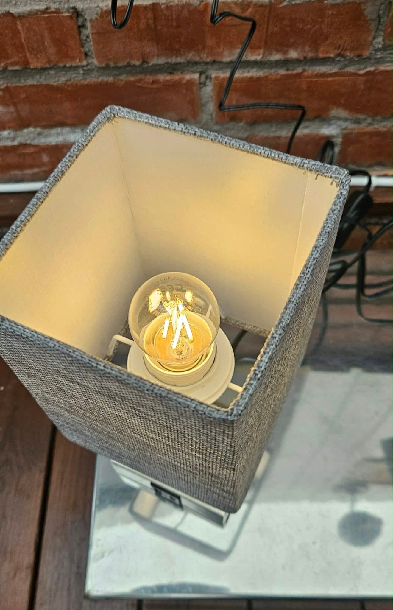 Bordslampa med USB-uttag 2 stycken