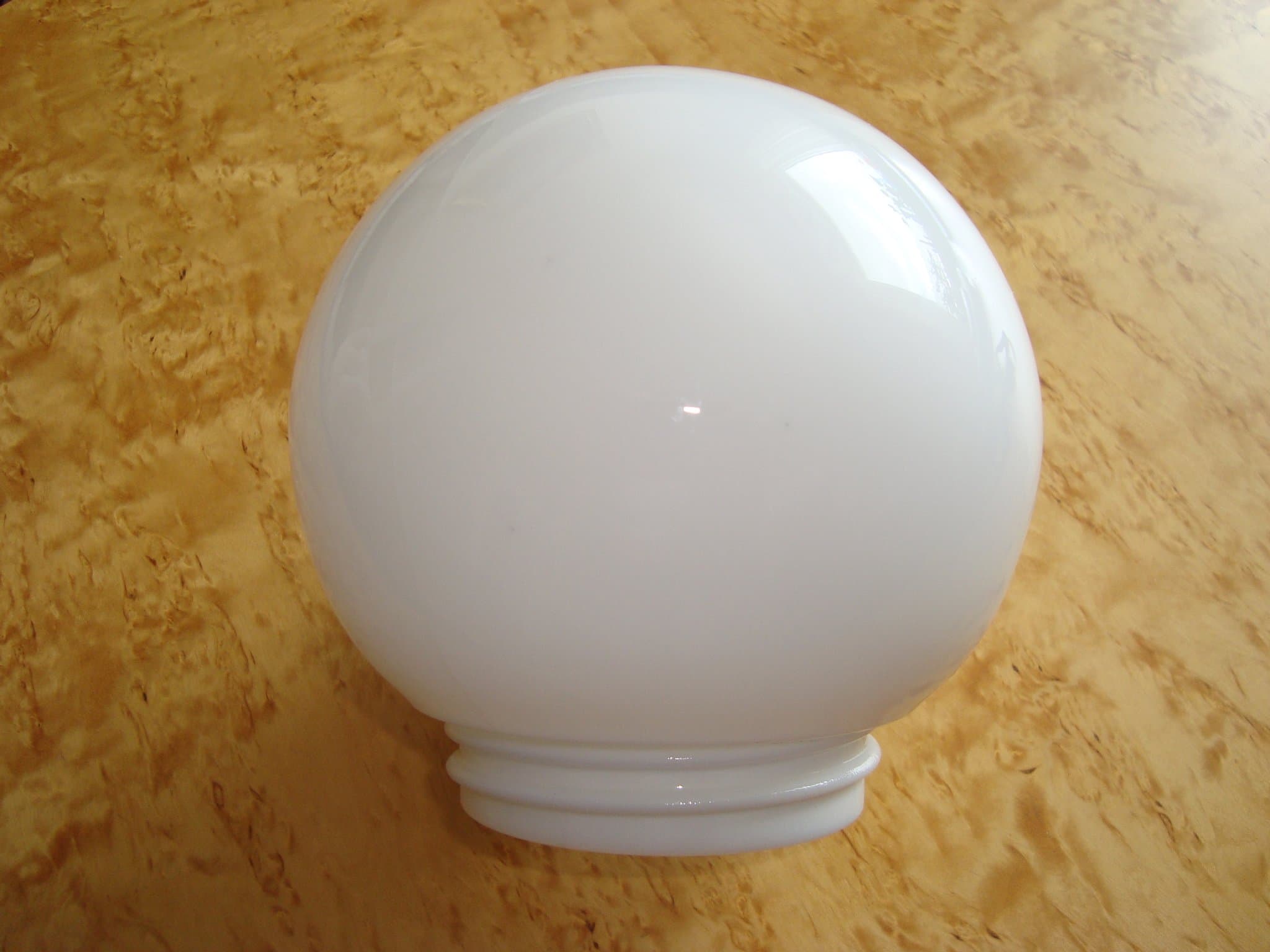 Flänsglob Ifö Retro med gänga 84,5mm. Diameter 14 cm. Ny!