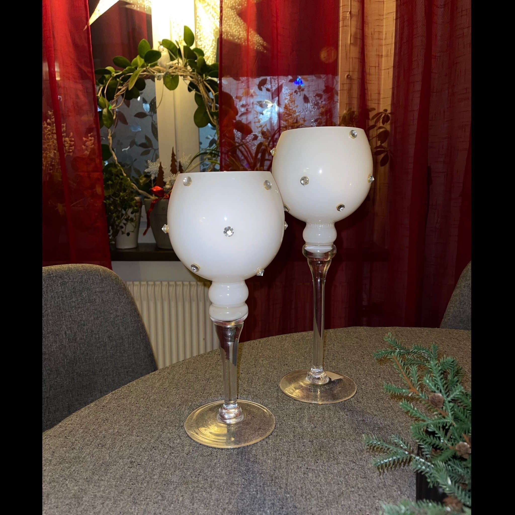 Högre Vita Ljusstakar med dekorativa glitterstenar