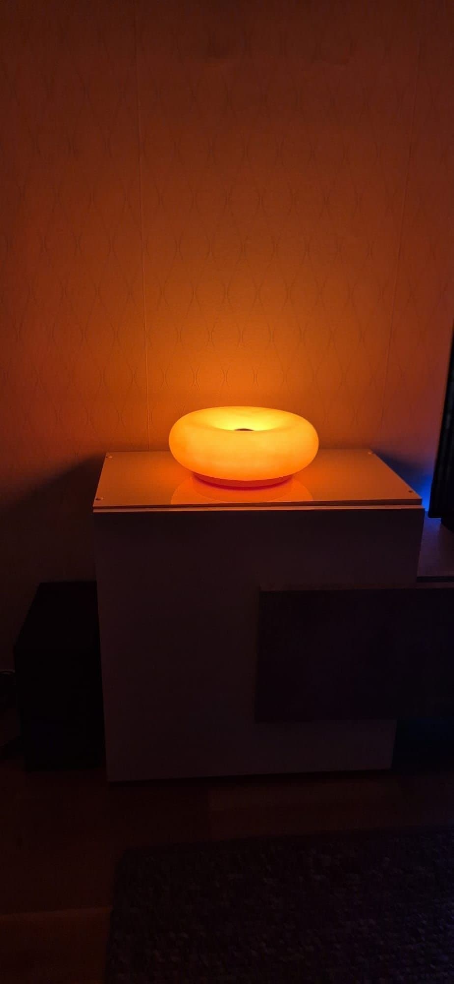 Orange Donut LED-skrivbordslampa – stämningsfull och dimbar