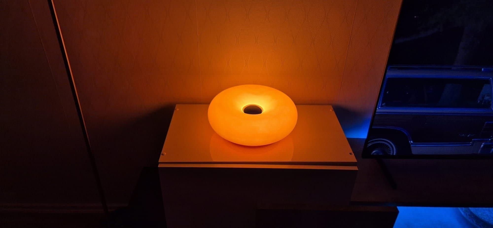 Orange Donut LED-skrivbordslampa – stämningsfull och dimbar