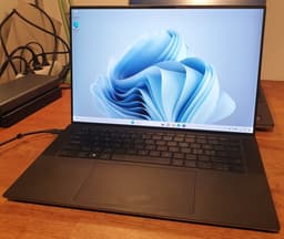Dell Precision 5550 i9,64GB RAM, Quadro T-2000, 1TB ssd + Dell USB Adapter