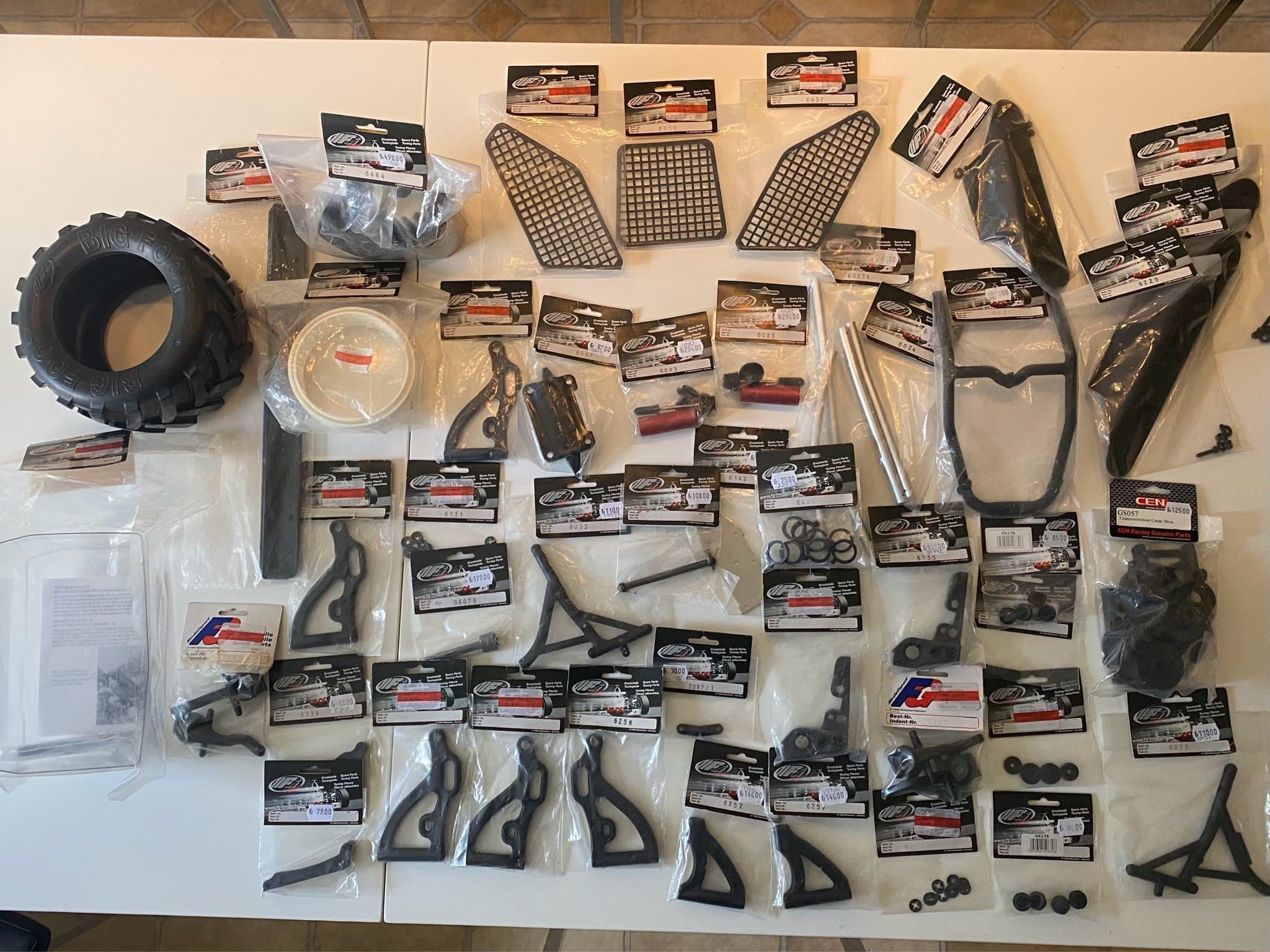 FG Modellsport Diverse oanvända reservdelar