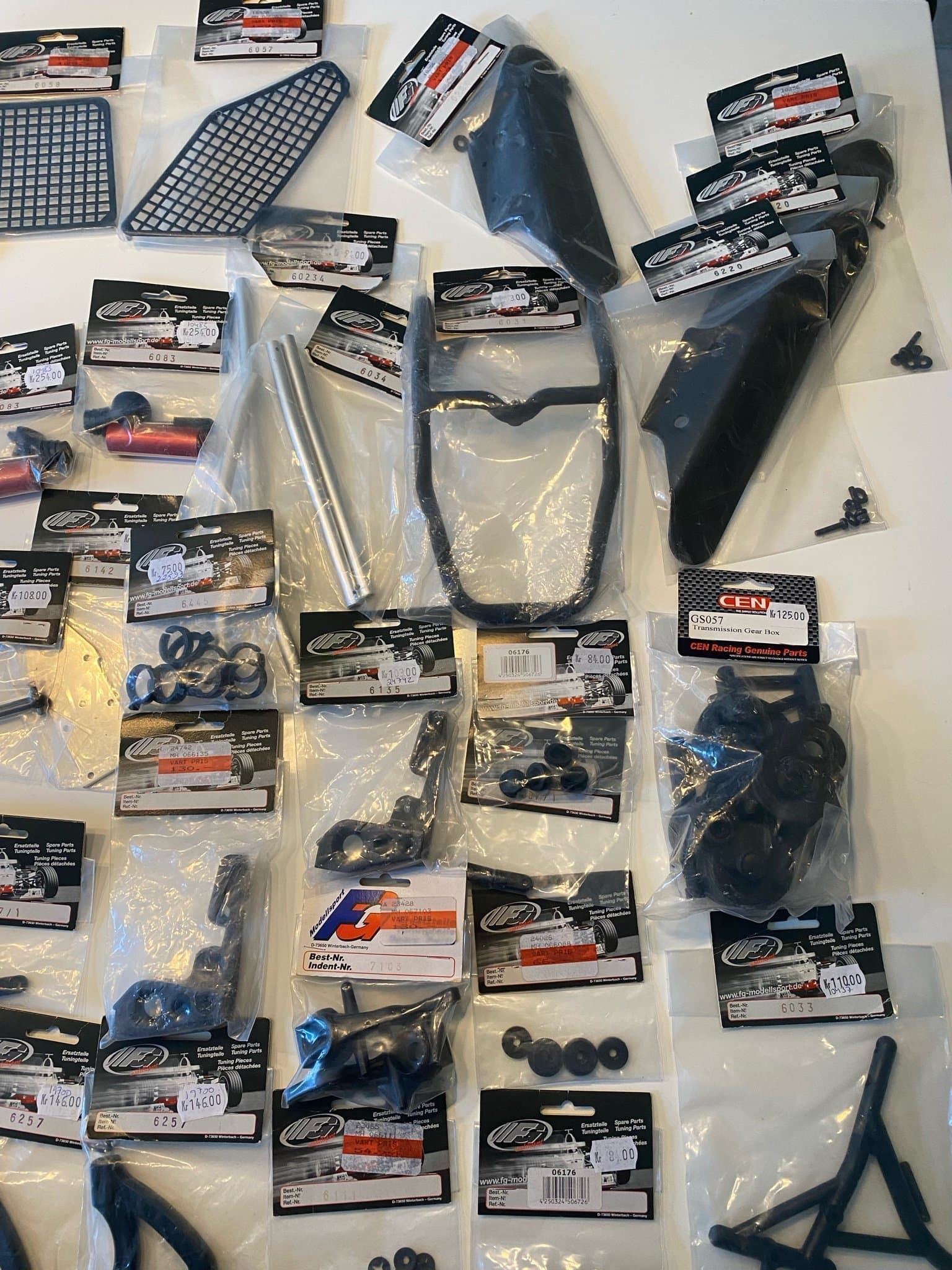 FG Modellsport Diverse oanvända reservdelar