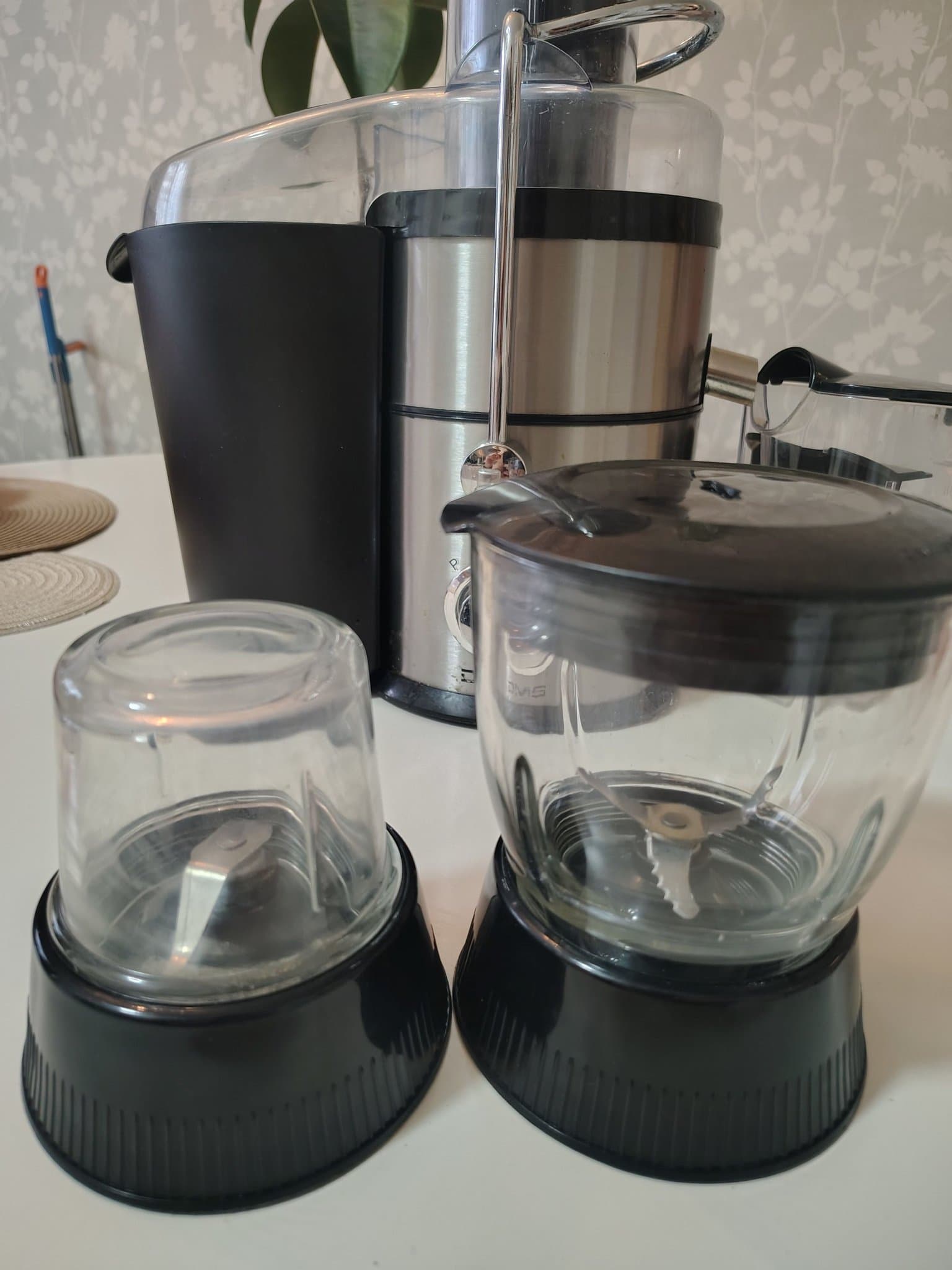 DMC mixer & juicer – 1000W – med tillbehör