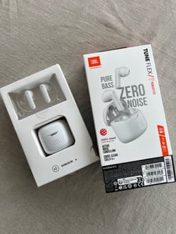 JBL Tune Flex hörlurar