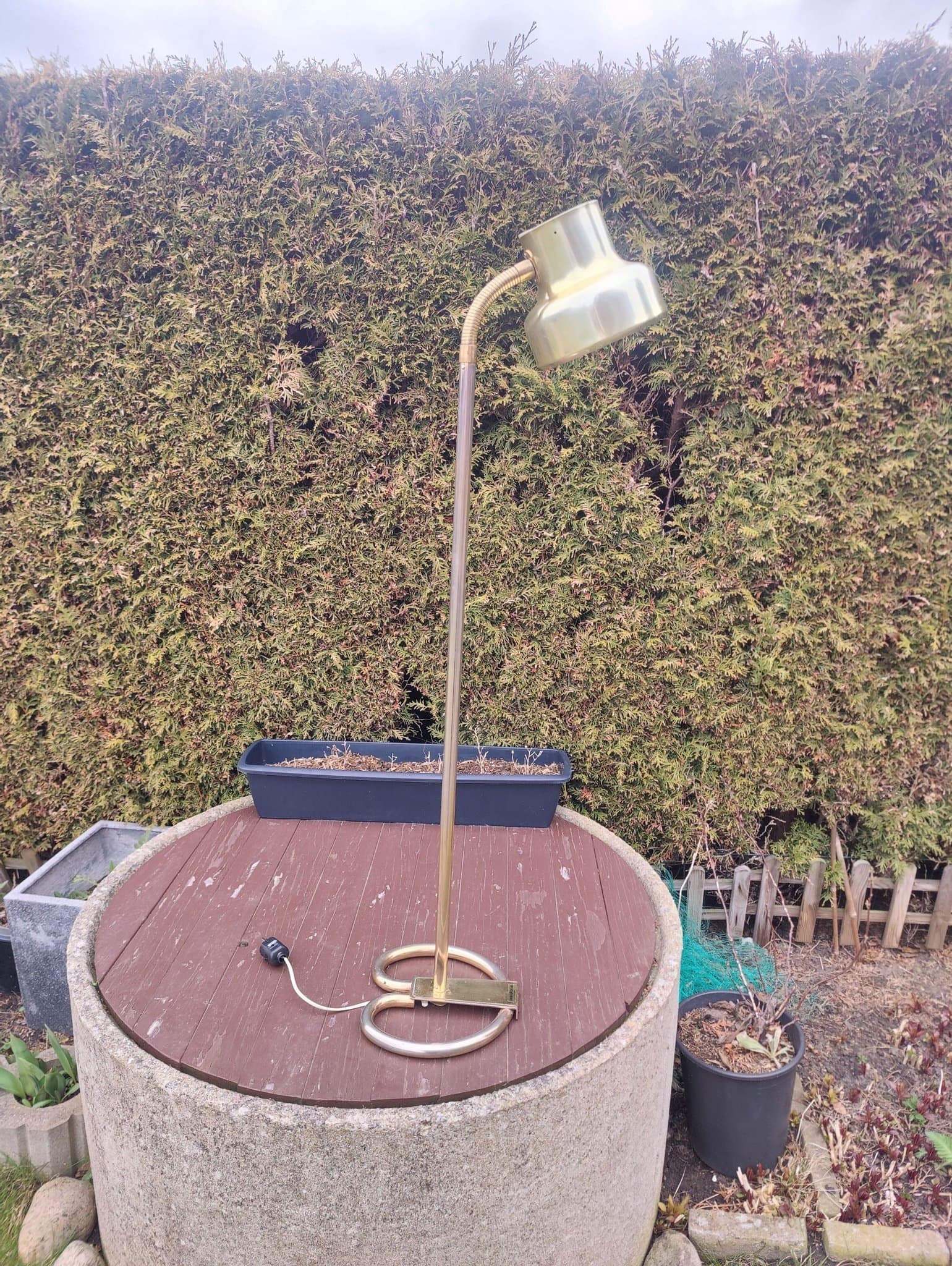 Golvlampa i mässing (med bucklor) * Atelje lyktan * bumling?