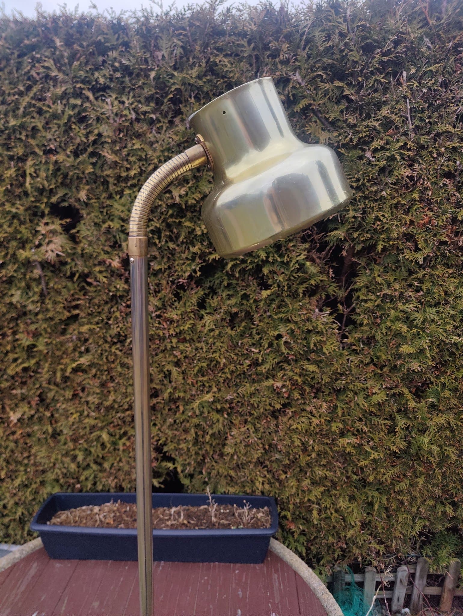 Golvlampa i mässing (med bucklor) * Atelje lyktan * bumling?