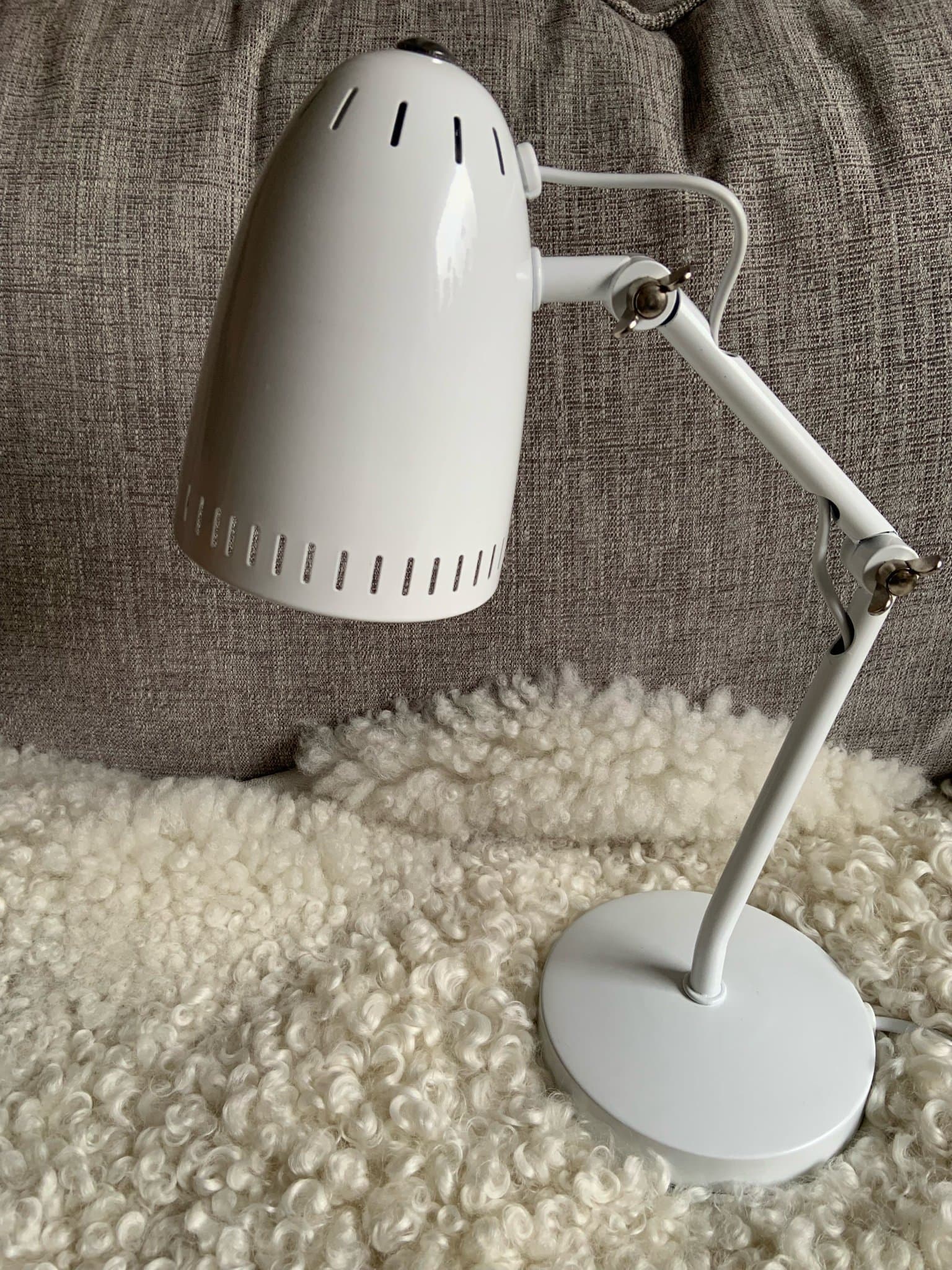 Dynamo vit bordslampa dansk design från Superliving