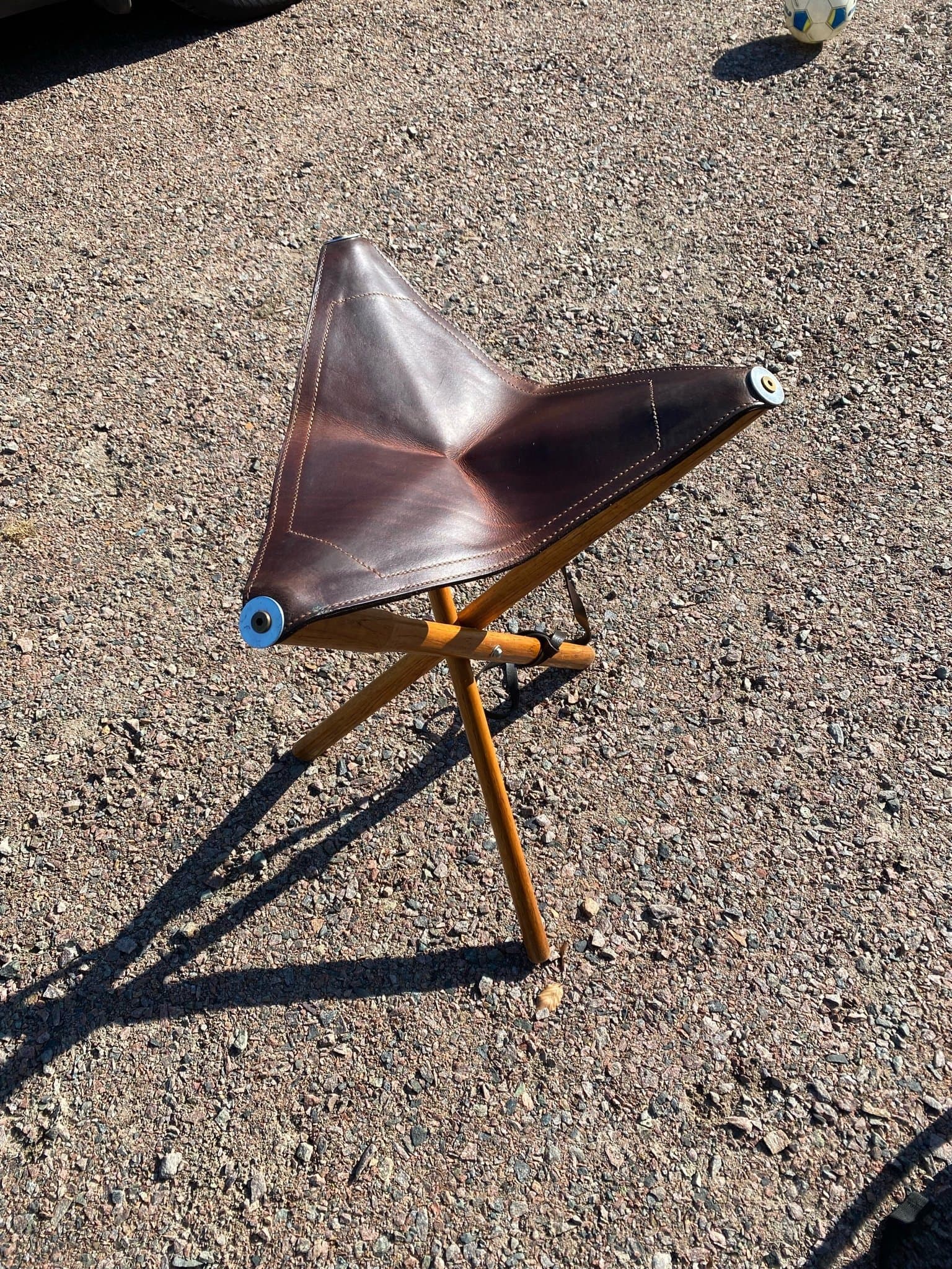 Trebent pall med lädersits