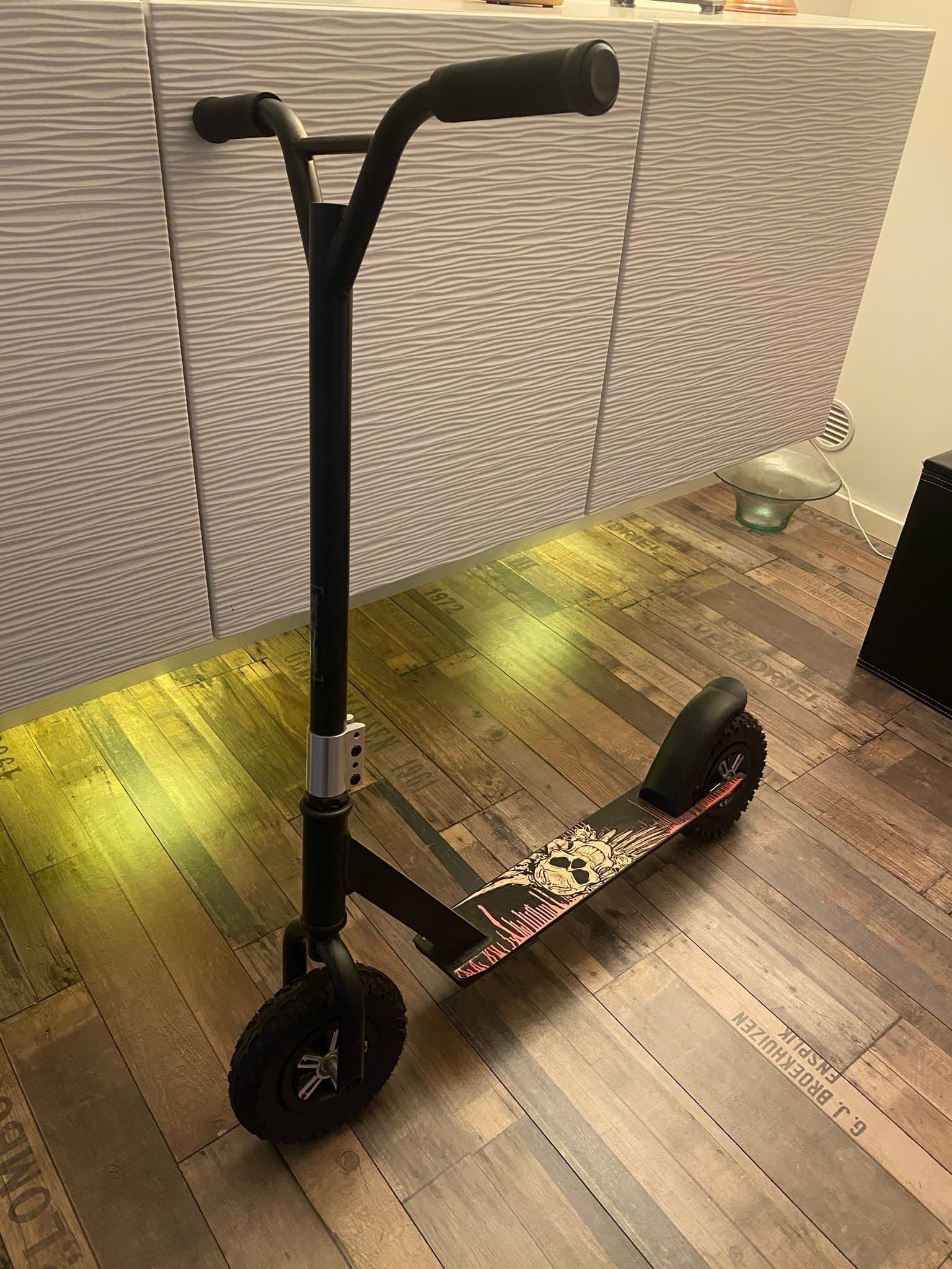 Kickbike med luftdäck (helt ny)