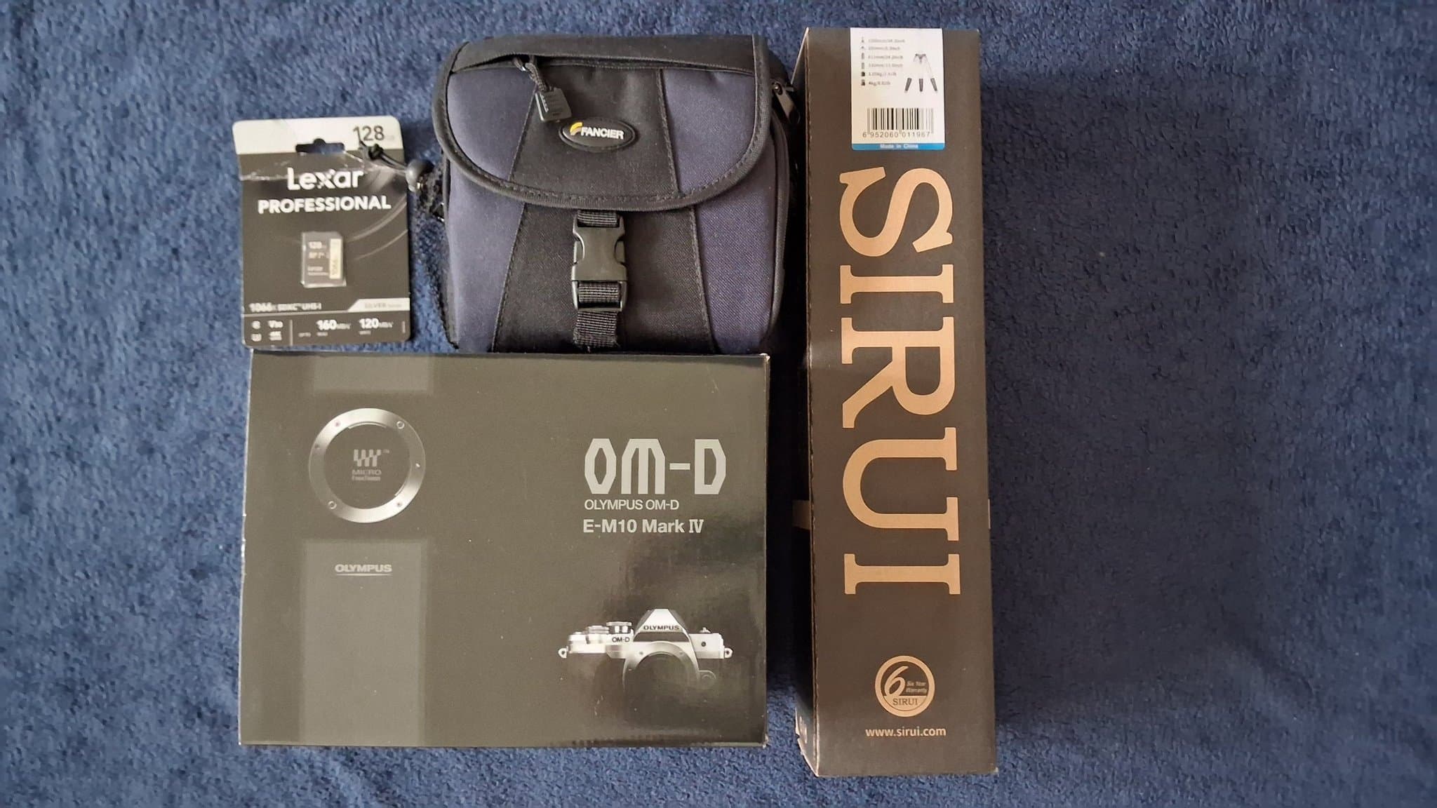 Olympuskamera + minne, stativ & väska