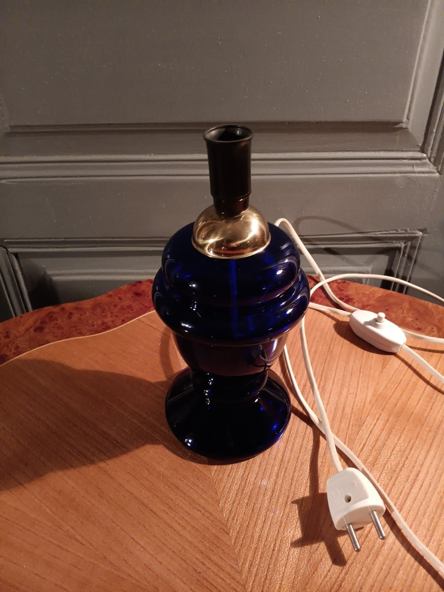 Bordslampa i koboltblått glas