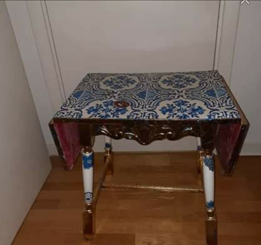 Mindre bord med Christian Lacroix Tapet Patio Cobalt