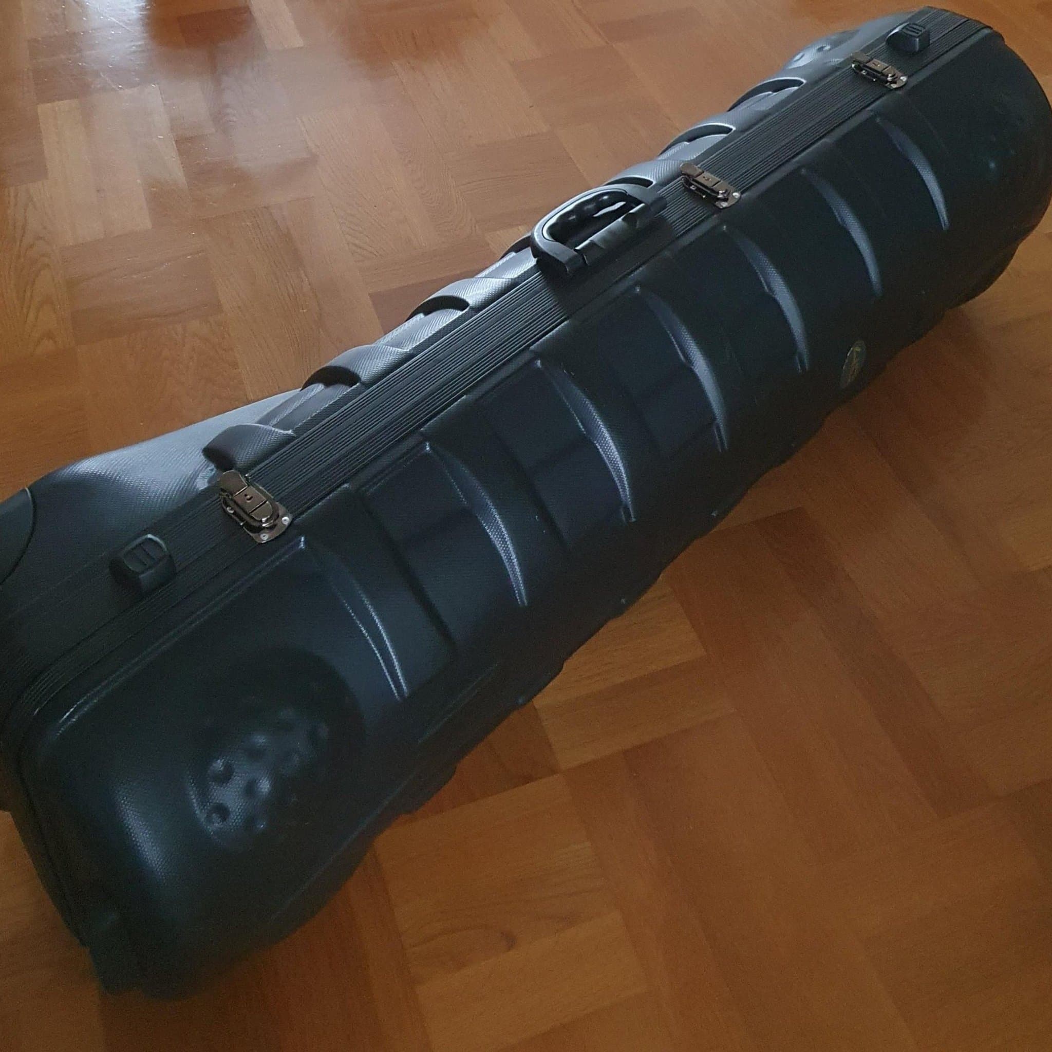 NYSKICK Golfresefodral Golfbag Fodral Travelbag Hjul Hårdplast