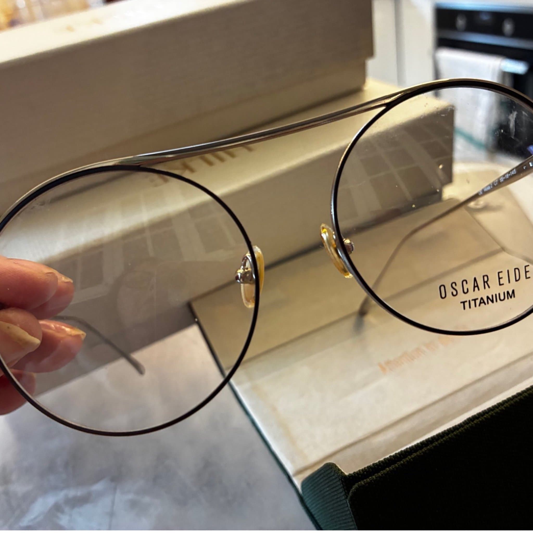 Nya! Oscar Eide glasögonbågar i titan