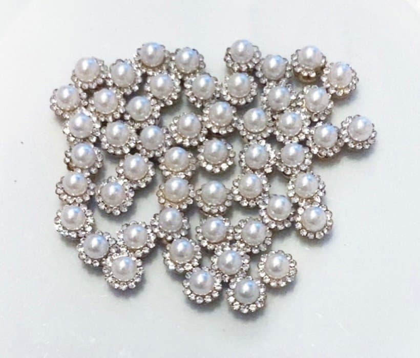 50 Strass knappar 10mm ( var snäll läs beskrivningen)