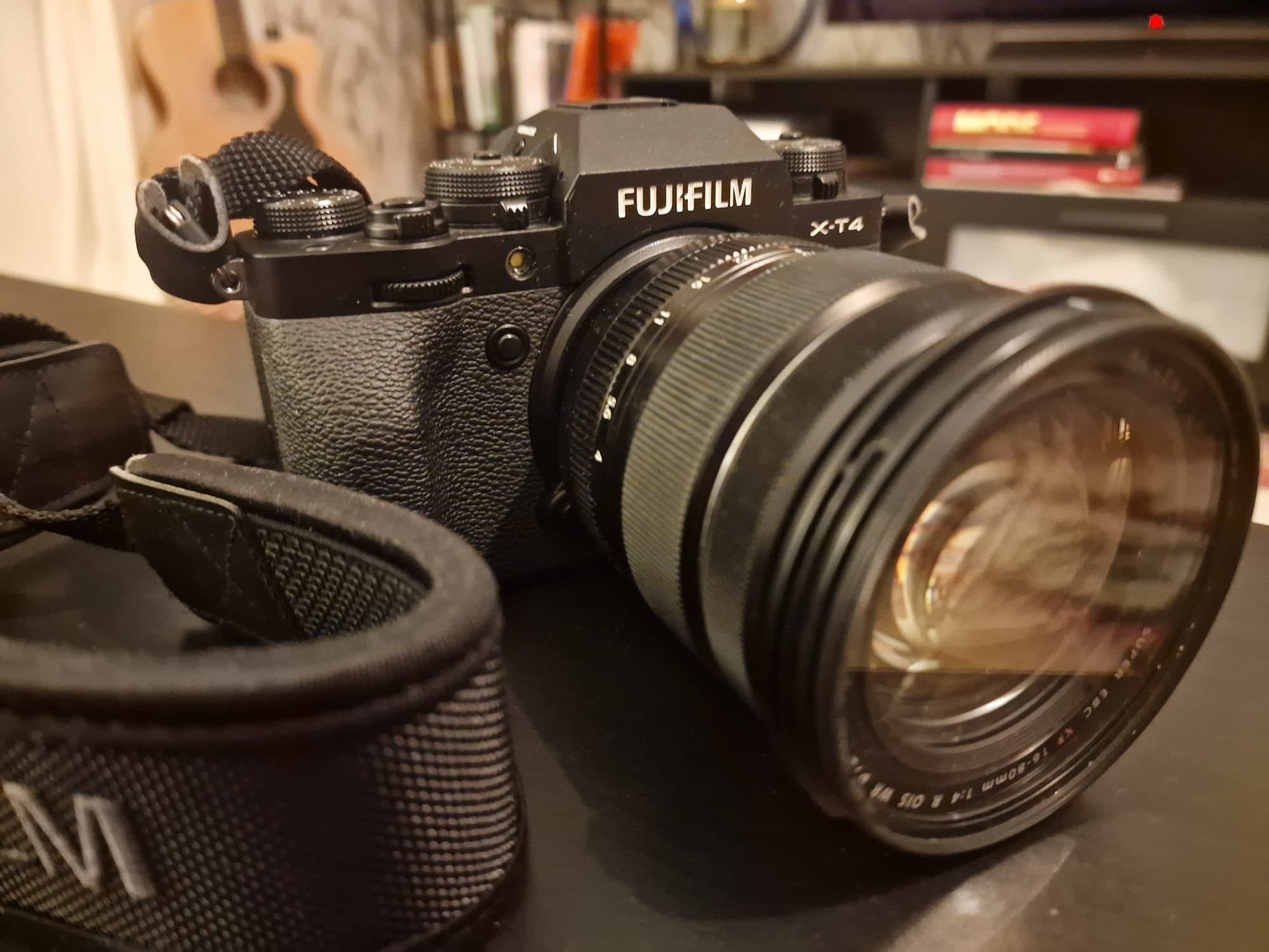 Fujifilm X-T4 med XF 16-80mm f/4 - nästan ny