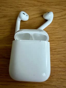 Apple AirPods 2:a generationen med laddningsfodral, A2031, Vit