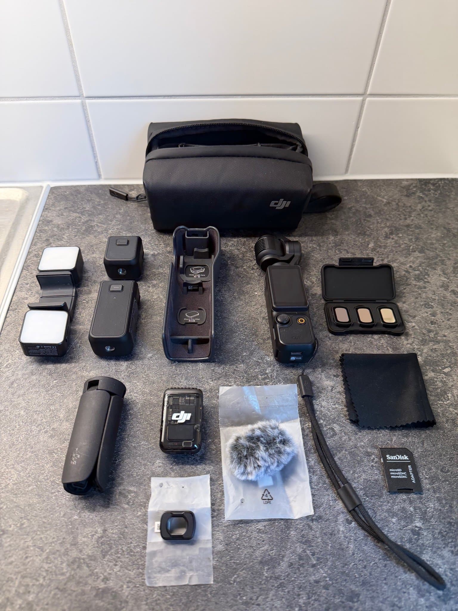 DJI Osmo Pocket Creator 3 med tillbehör