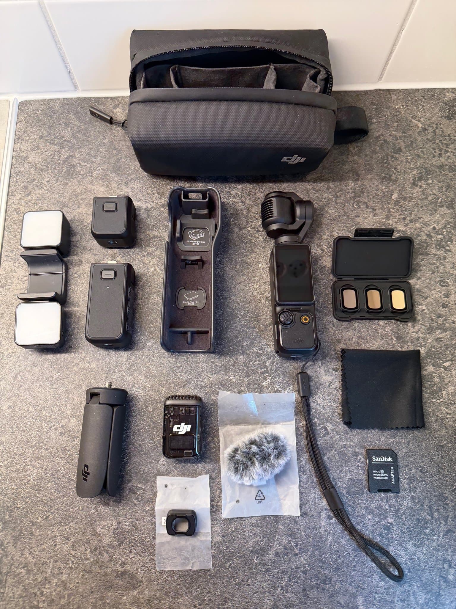 DJI Osmo Pocket Creator 3 med tillbehör