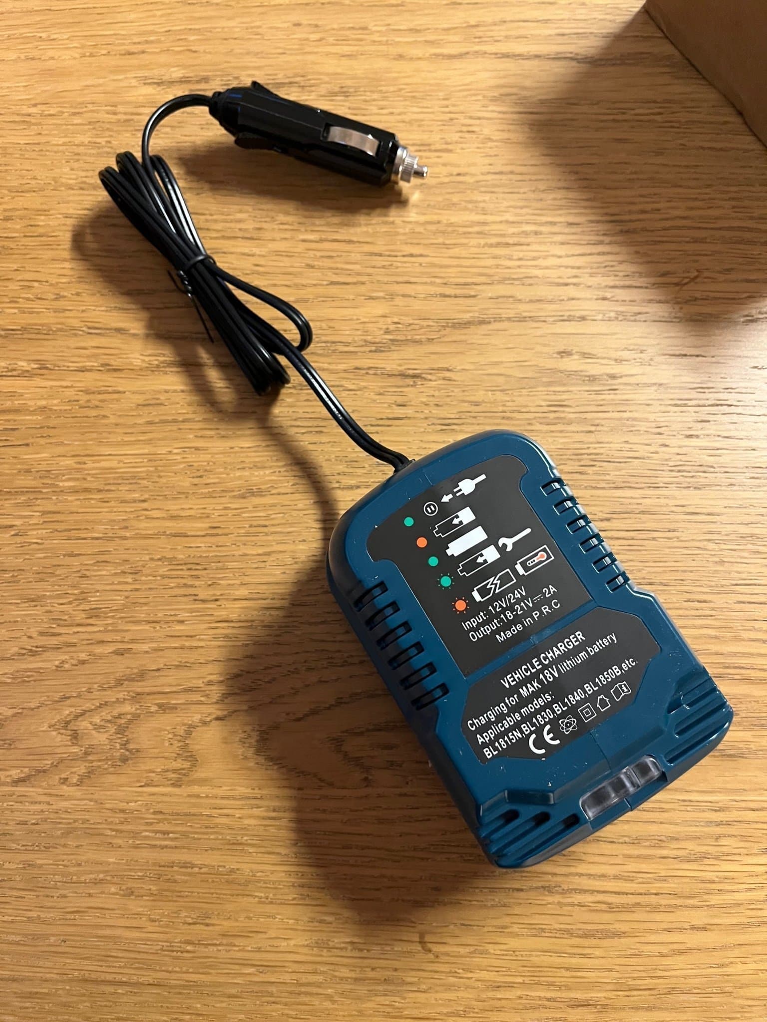 Billaddare för Makita 18V litiumbatteri