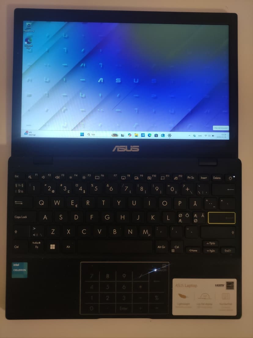 Asus E210 12"