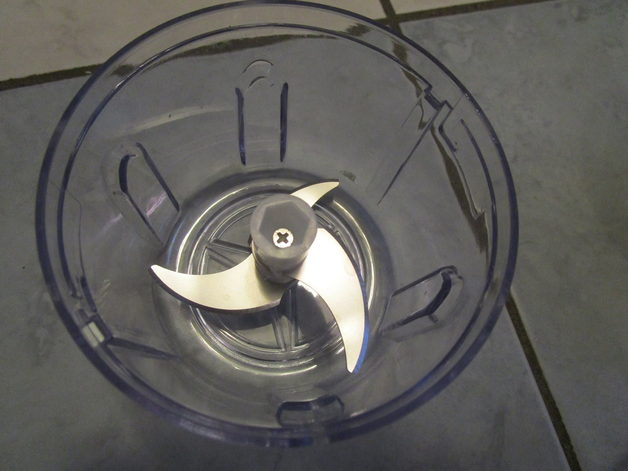 DAY - Minihackare. Praktisk och lätt att använda. Laddas med USB-sladd