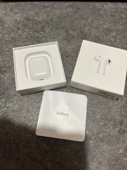 Apple AirPods 2