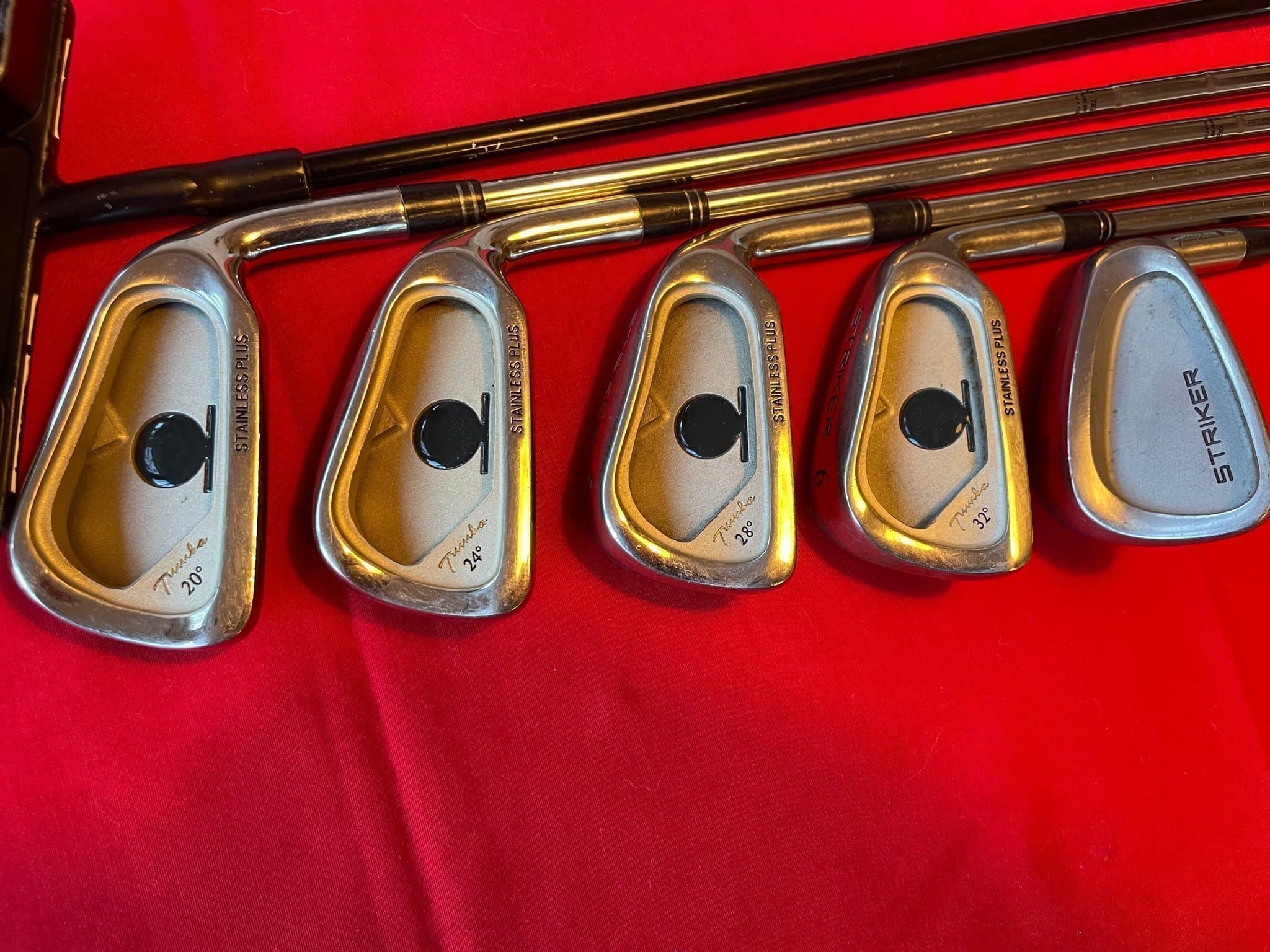 Järnset och putter Striker Tumba