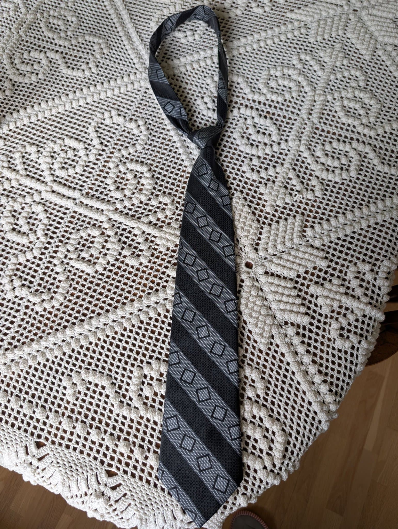Matis svart slips, nyskick, retro köpt på 70- talet
